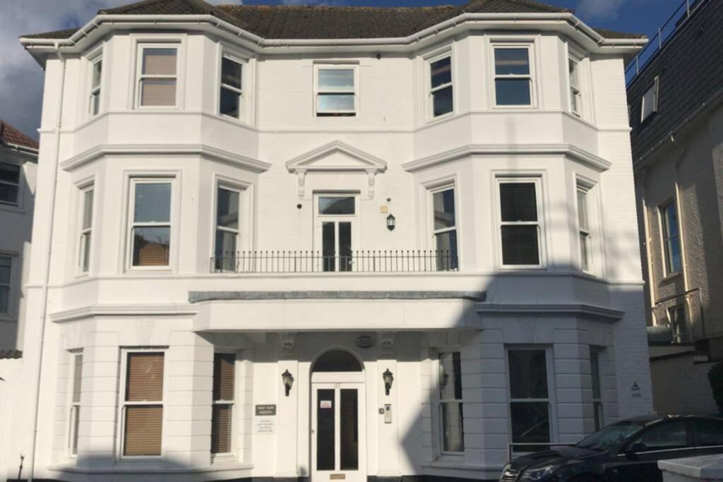 Luxury 2 Beds Apartment By The Sea ボーンマス エクステリア 写真